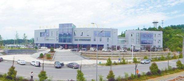 銅仁高新區(qū)打造千億產業(yè)園 助推實體經(jīng)濟崛起